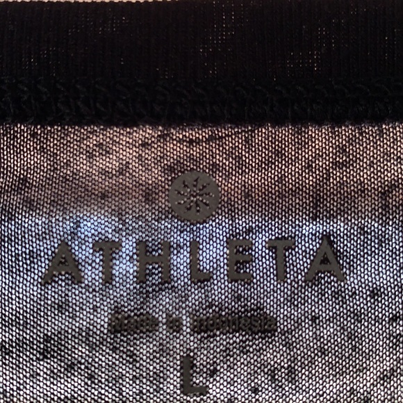 Athleta workout shell - Picture 2 of 2